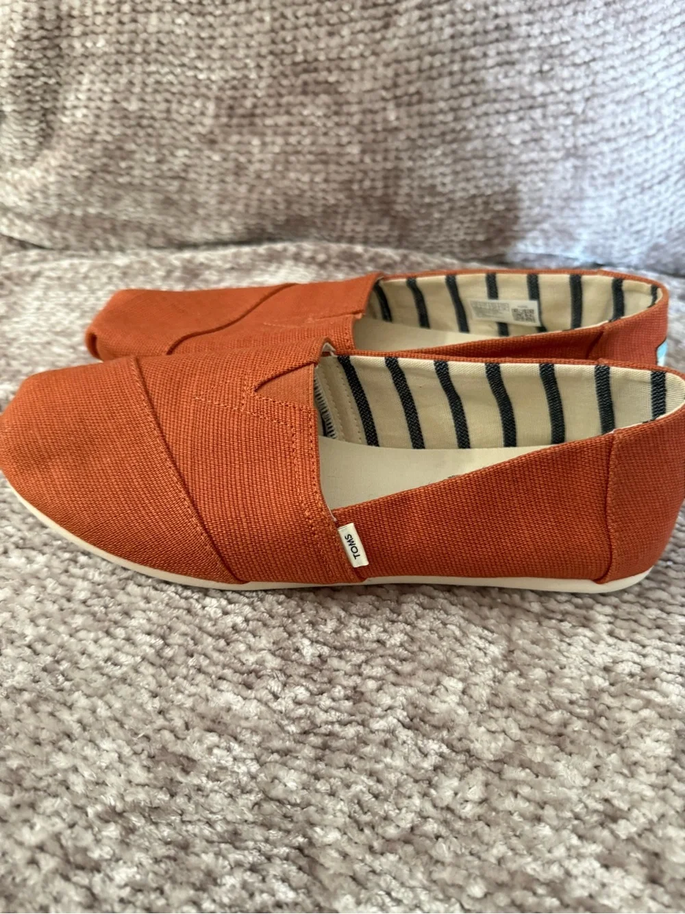 Tom's Women's Canvas Flats Size 9 Burnt Orange.